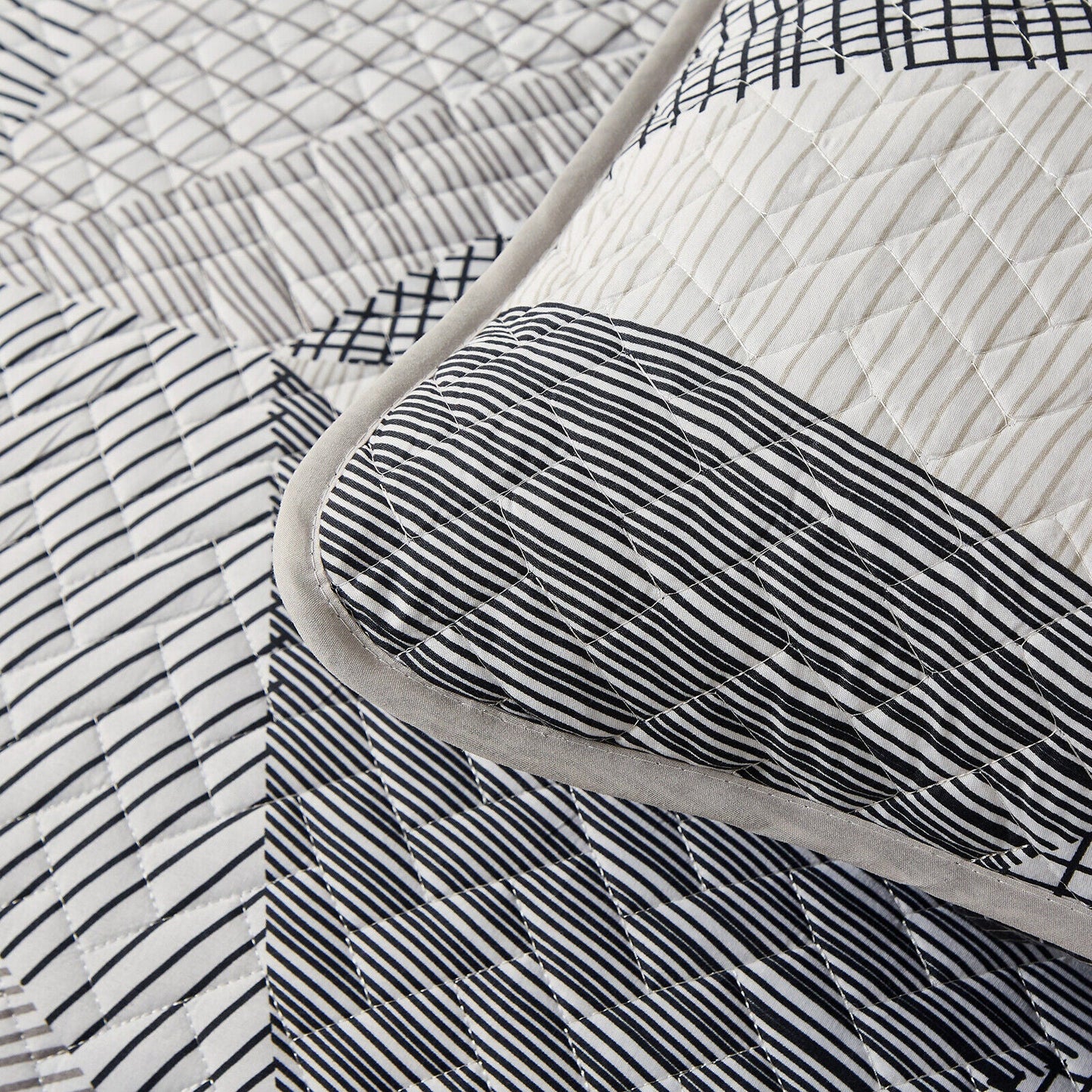 NNEDSZ Charming urban pattern 3 Pc Bedspread & Pillow Cover Set