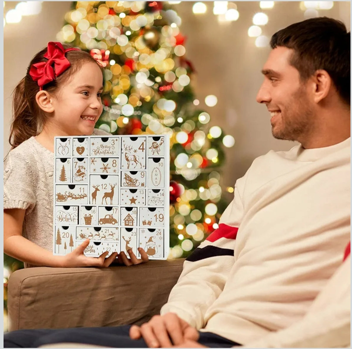 Weihnachtlicher Holz-Adventskalender mit 24 Schubladen